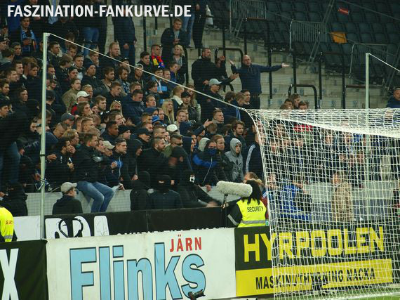 Vermummte DIF-Fans stellen Team zur Rede<br />    <button type=