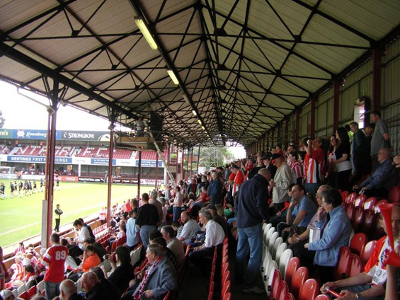 Der FCK ist im Juli im Griffin Park zu Gast<br />    <button type=