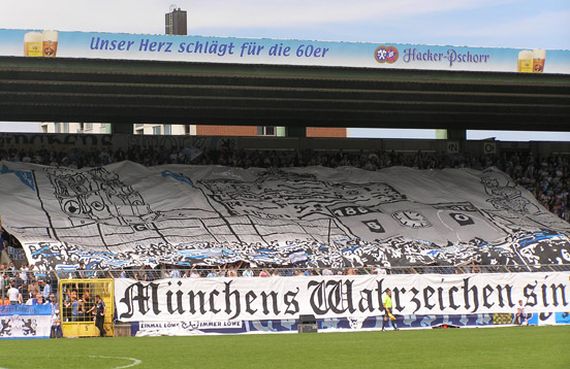 Das Grünwalder Stadion als Wahrzeichen Münchens bei einer X-Tausend Aktion<br />    <button type=