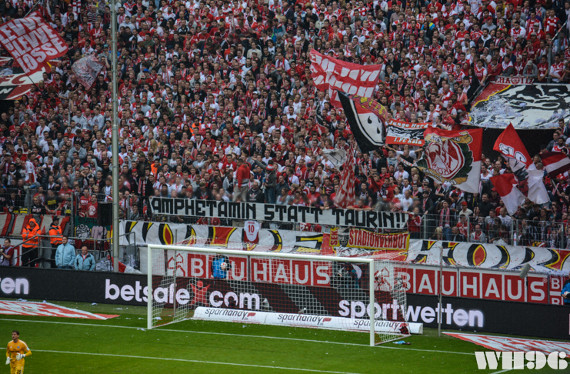 Spruchband der Wilden Horde gegen Red Bull<br />    <button type=