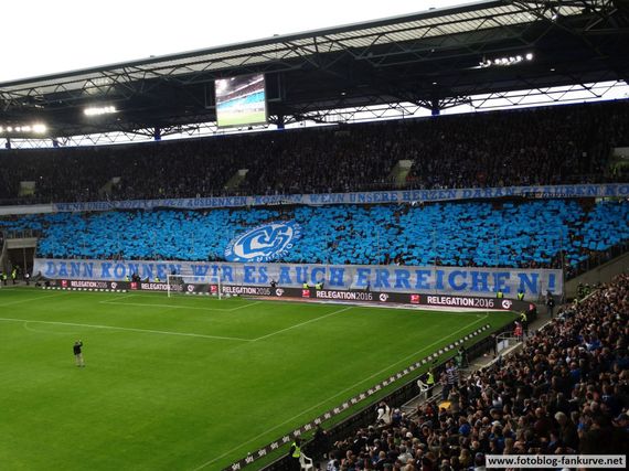 Die Choreografie der MSV Duisburg Fans<br />    <button type=