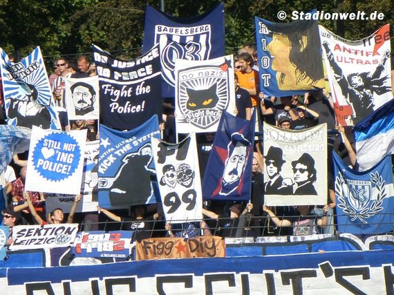 In der Fanszene ist man auf die Polizei, aber auch auf den eigenen Verein sauer. Bild: Faszination Fankurve