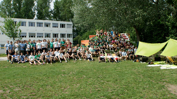 Gruppenfoto bei Sensation Green Vol. 2<br />    <button type=