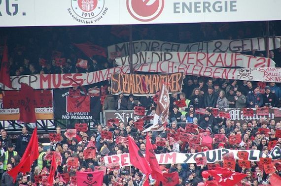 Die Sozialromantiker Sankt Pauli organisierten in der Vergangenheit schon öfter erfolgreiche Proteste<br />    <button type=