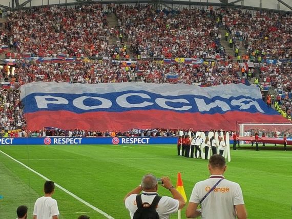 Russische Fans bei der EURO2016 in Frankreich. Bild: Senfkutte
