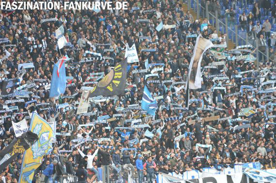 Die Irriducibili geht wieder ins Stadion.<br />Bild: Faszination Fankurve“><figcaption>Die Irriducibili geht wieder ins Stadion.<br />Bild: Faszination Fankurve</figcaption></figure>
            </div>

                    </article>

                <section class=