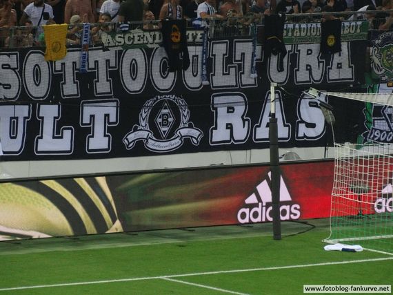 Geklaute Young Boys und Darmstadt 98 Fanartikel. Bild: fotoblog-fankurve.net