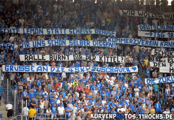 Plakate in der Südkurve. Bild: 11hoch3.de