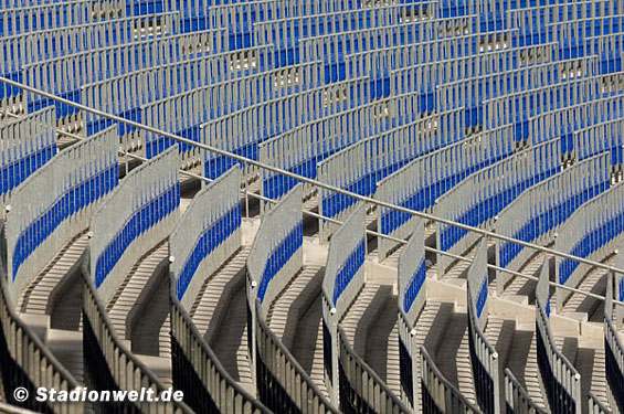 Die Dynamo Fans sollen die gesamte Südtribüne erhalten.<br />Bild: Stadionwelt”><figcaption>Die Dynamo Fans sollen die gesamte Südtribüne erhalten.<br />Bild: Stadionwelt</figcaption></figure>
<figure><img decoding=