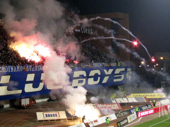 Die Bad Blue Boys gehen wieder ins Stadion.<br />Bild: Stadionfreund.de“><figcaption>Die Bad Blue Boys gehen wieder ins Stadion.<br />Bild: Stadionfreund.de</figcaption></figure>
            </div>

                    </article>

                <section class=
