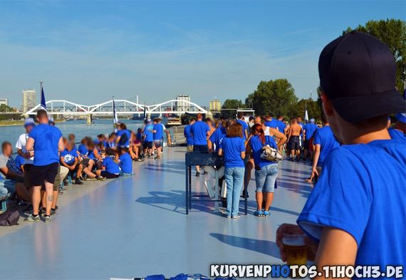 Die Schifffahrt der TSG Anhänger wurde mit Fäkalien attackiert.<br />Bild: 11hoch3.de”><figcaption>Die Schifffahrt der TSG Anhänger wurde mit Fäkalien attackiert.<br />Bild: 11hoch3.de</figcaption></figure>
<figure><img decoding=