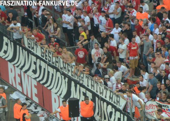 Spruchband mit Anspielung auf den Feueralarm im Leipziger Spielerhotel in der Nacht vor dem Spiel. Bild: Faszination Fankruve