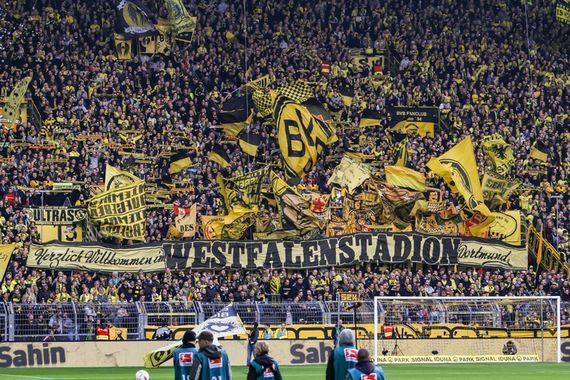 Das Westfalenstadion begrüßt am Wochenende den 40-millionsten Besucher Bild:hsv-sc.de