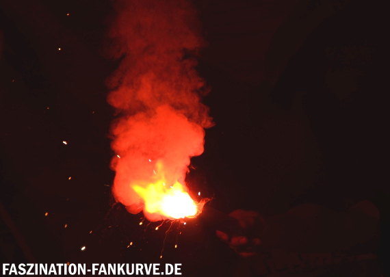 In Norwegen lassen Fans Pyrotechnik nun <br />Bild: Faszination Fankurve“><figcaption>In Norwegen lassen Fans Pyrotechnik nun <br />Bild: Faszination Fankurve</figcaption></figure>
            </div>

                    </article>

                <section class=