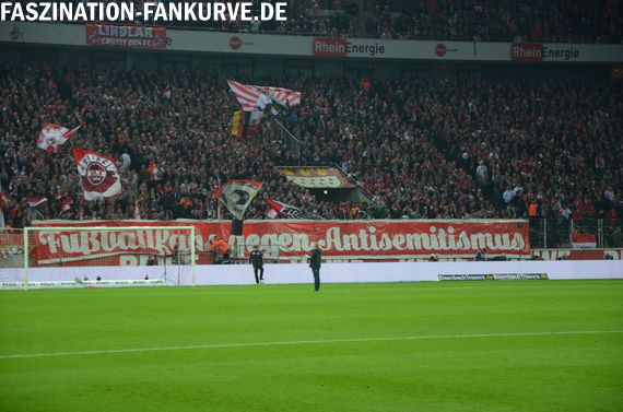 Spruchband gegen Antisemitismus in der Kölner Südkurve.<br />Bild: Faszination Fankurve”><figcaption>Spruchband gegen Antisemitismus in der Kölner Südkurve.<br />Bild: Faszination Fankurve</figcaption></figure>
<figure><img decoding=