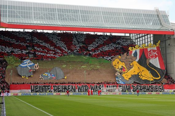 Choreografie beim letzen FCK-KSC Derby auf dem Betze. Bild: www.der-betze-brennt.de