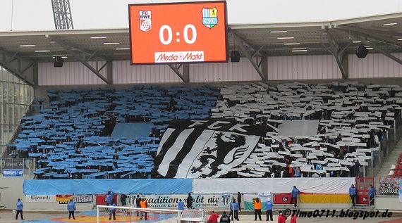 Zahlreiche CFC-Fans unterstützten ihren Verein am Samstag in Erfurt.<br />Bild: timo0711.blogspot.de”><figcaption>Zahlreiche CFC-Fans unterstützten ihren Verein am Samstag in Erfurt.<br />Bild: timo0711.blogspot.de</figcaption></figure>
                </div>
                
                <!-- YouTube (Meta-Feld) -->
                
            </div>
        </article>

                <script>
        (function() {
            var root = document.querySelector('.ff-single-news-gallery');
            if (!root) return;
            var slides = root.querySelectorAll('.ff-single-news-gallery-slide');
            var dots = root.querySelectorAll('.ff-single-news-gallery-dot');
            var prev = root.querySelector('.ff-single-news-gallery-prev');
            var next = root.querySelector('.ff-single-news-gallery-next');
            var n = slides.length;
            if (n < 2) return;
            var i = 0;
            function closeAllImgInfo() {
                root.querySelectorAll('.ff-fv-img-info-host.is-info-open').forEach(function(host) {
                    host.classList.remove('is-info-open');
                    var b = host.querySelector('.ff-fv-img-info-btn');
                    var p = host.querySelector('.ff-fv-img-info-panel');
                    if (b) b.setAttribute('aria-expanded', 'false');
                    if (p) p.setAttribute('aria-hidden', 'true');
                });
            }
            function show(idx) {
                closeAllImgInfo();
                i = ((idx % n) + n) % n;
                for (var s = 0; s < n; s++) {
                    if (s === i) slides[s].removeAttribute('hidden'); else slides[s].setAttribute('hidden', '');
                }
                for (var s = 0; s < dots.length; s++) {
                    dots[s].classList.toggle('is-active', s === i);
                    dots[s].setAttribute('aria-selected', s === i ? 'true' : 'false');
                }
            }
            if (prev) prev.addEventListener('click', function() { show(i - 1); });
            if (next) next.addEventListener('click', function() { show(i + 1); });
            for (var d = 0; d < dots.length; d++) {
                (function(di) { dots[di].addEventListener('click', function() { show(di); }); })(d);
            }
        })();
        </script>
        
        <!-- Kommentare -->
                <section class=