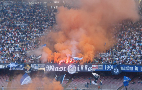 Die mittlerweile offiziell aufgelöste Curva A muss ohne Genny auskommen.<br />Bild: Stefan Roggenthin“><figcaption>Die mittlerweile offiziell aufgelöste Curva A muss ohne Genny auskommen.<br />Bild: Stefan Roggenthin</figcaption></figure>
            </div>

                    </article>

                <section class=