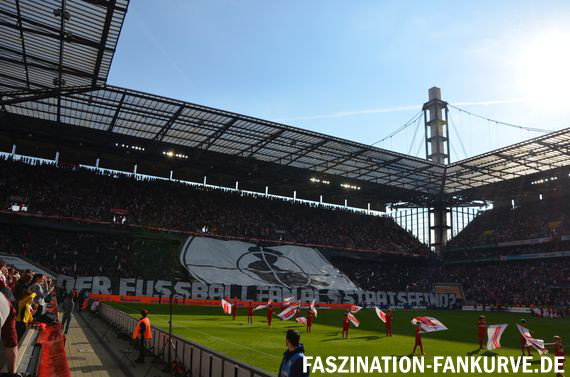 Der erste Teil der Kölner Choreografie, die sich gegen Repressionen richtete.  Bild: Faszination Fankurve