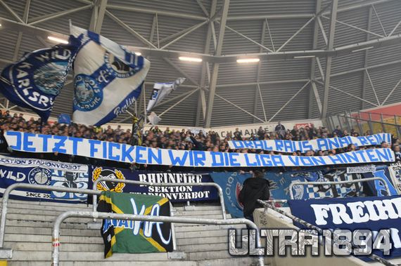 Spruchband der KSC-Fans nach dem Aus für KSC-Trainer Oral. Bild: ULTRA1894.de