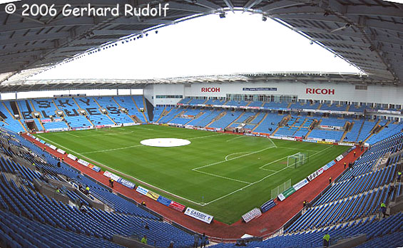 Das Stadion von Coventry City FC, in dem es zum Platzsturm kam.<br />Bild: Gerhard Rudolf“><figcaption>Das Stadion von Coventry City FC, in dem es zum Platzsturm kam.<br />Bild: Gerhard Rudolf</figcaption></figure>
            </div>

                    </article>

                <section class=