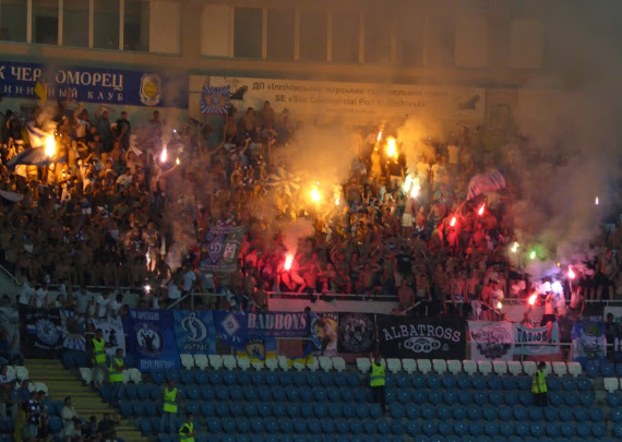 Ultras in der Ukraine beteiligen sich an den Kämpfen im Osten des Landes.<br />Bild: Würzburger Expertenrunde“><figcaption>Ultras in der Ukraine beteiligen sich an den Kämpfen im Osten des Landes.<br />Bild: Würzburger Expertenrunde</figcaption></figure>
            </div>

                    </article>

                <section class=