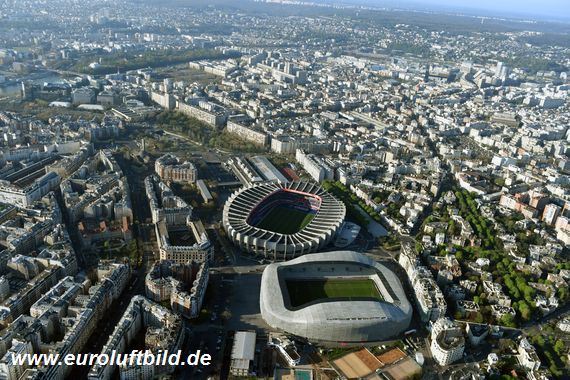 Die Chelsea Fans waren mit der Metro auf dem Weg zum Prinzenpark.<br />Bild: Euroluftbild.de“><figcaption>Die Chelsea Fans waren mit der Metro auf dem Weg zum Prinzenpark.<br />Bild: Euroluftbild.de</figcaption></figure>
            </div>

                    </article>

                <section class=