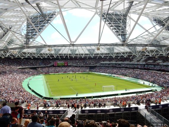 Ordner im London Stadium gingen wegen einer Trommel gegen Fans von Crystal Palace vor<br />Bild: Bild: stephanhoogerwaard“><figcaption>Ordner im London Stadium gingen wegen einer Trommel gegen Fans von Crystal Palace vor<br />Bild: Bild: stephanhoogerwaard</figcaption></figure>
            </div>

                    </article>

                <section class=