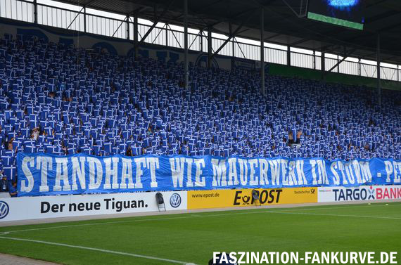 Viele Fußballfans kritisieren die Datenweitergabe seitens der Behörden und der Polizei. Bild: Faszination Fankurve