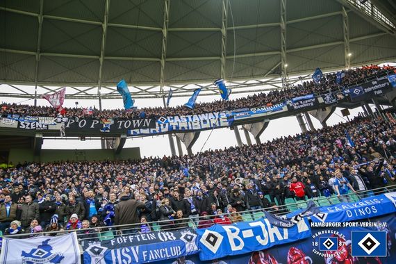 Die HSV-Fans in Leipzig.<br />Bild: hsv-ev.de”><figcaption>Die HSV-Fans in Leipzig.<br />Bild: hsv-ev.de</figcaption></figure>
                </div>
                
                <!-- YouTube (Meta-Feld) -->
                
            </div>
        </article>

                <script>
        (function() {
            var root = document.querySelector('.ff-single-news-gallery');
            if (!root) return;
            var slides = root.querySelectorAll('.ff-single-news-gallery-slide');
            var dots = root.querySelectorAll('.ff-single-news-gallery-dot');
            var prev = root.querySelector('.ff-single-news-gallery-prev');
            var next = root.querySelector('.ff-single-news-gallery-next');
            var n = slides.length;
            if (n < 2) return;
            var i = 0;
            function closeAllImgInfo() {
                root.querySelectorAll('.ff-fv-img-info-host.is-info-open').forEach(function(host) {
                    host.classList.remove('is-info-open');
                    var b = host.querySelector('.ff-fv-img-info-btn');
                    var p = host.querySelector('.ff-fv-img-info-panel');
                    if (b) b.setAttribute('aria-expanded', 'false');
                    if (p) p.setAttribute('aria-hidden', 'true');
                });
            }
            function show(idx) {
                closeAllImgInfo();
                i = ((idx % n) + n) % n;
                for (var s = 0; s < n; s++) {
                    if (s === i) slides[s].removeAttribute('hidden'); else slides[s].setAttribute('hidden', '');
                }
                for (var s = 0; s < dots.length; s++) {
                    dots[s].classList.toggle('is-active', s === i);
                    dots[s].setAttribute('aria-selected', s === i ? 'true' : 'false');
                }
            }
            if (prev) prev.addEventListener('click', function() { show(i - 1); });
            if (next) next.addEventListener('click', function() { show(i + 1); });
            for (var d = 0; d < dots.length; d++) {
                (function(di) { dots[di].addEventListener('click', function() { show(di); }); })(d);
            }
        })();
        </script>
        
        <!-- Kommentare -->
                <section class=