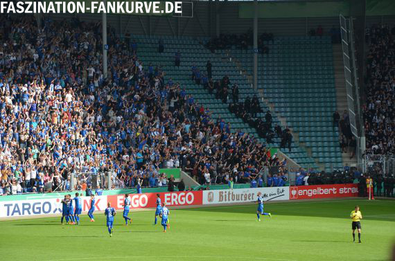 Der MSV Duisburg lässt aus Angst vor Hooligans die Tageskassen geschlossen. <br />Bild: Faszination Fankurve “><figcaption>Der MSV Duisburg lässt aus Angst vor Hooligans die Tageskassen geschlossen. <br />Bild: Faszination Fankurve </figcaption></figure>
                </div>
                
                <!-- YouTube (Meta-Feld) -->
                
            </div>
        </article>

                <script>
        (function() {
            var root = document.querySelector('.ff-single-news-gallery');
            if (!root) return;
            var slides = root.querySelectorAll('.ff-single-news-gallery-slide');
            var dots = root.querySelectorAll('.ff-single-news-gallery-dot');
            var prev = root.querySelector('.ff-single-news-gallery-prev');
            var next = root.querySelector('.ff-single-news-gallery-next');
            var n = slides.length;
            if (n < 2) return;
            var i = 0;
            function closeAllImgInfo() {
                root.querySelectorAll('.ff-fv-img-info-host.is-info-open').forEach(function(host) {
                    host.classList.remove('is-info-open');
                    var b = host.querySelector('.ff-fv-img-info-btn');
                    var p = host.querySelector('.ff-fv-img-info-panel');
                    if (b) b.setAttribute('aria-expanded', 'false');
                    if (p) p.setAttribute('aria-hidden', 'true');
                });
            }
            function show(idx) {
                closeAllImgInfo();
                i = ((idx % n) + n) % n;
                for (var s = 0; s < n; s++) {
                    if (s === i) slides[s].removeAttribute('hidden'); else slides[s].setAttribute('hidden', '');
                }
                for (var s = 0; s < dots.length; s++) {
                    dots[s].classList.toggle('is-active', s === i);
                    dots[s].setAttribute('aria-selected', s === i ? 'true' : 'false');
                }
            }
            if (prev) prev.addEventListener('click', function() { show(i - 1); });
            if (next) next.addEventListener('click', function() { show(i + 1); });
            for (var d = 0; d < dots.length; d++) {
                (function(di) { dots[di].addEventListener('click', function() { show(di); }); })(d);
            }
        })();
        </script>
        
        <!-- Kommentare -->
                <section class=