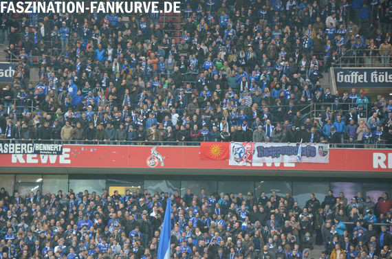 Bereits am Sonntag in Köln zeigten Schalke-Fans den sogenannten Stern von Vergina.<br />Bild: Faszination Fankurve”><figcaption>Bereits am Sonntag in Köln zeigten Schalke-Fans den sogenannten Stern von Vergina.<br />Bild: Faszination Fankurve</figcaption></figure>
<figure><img decoding=