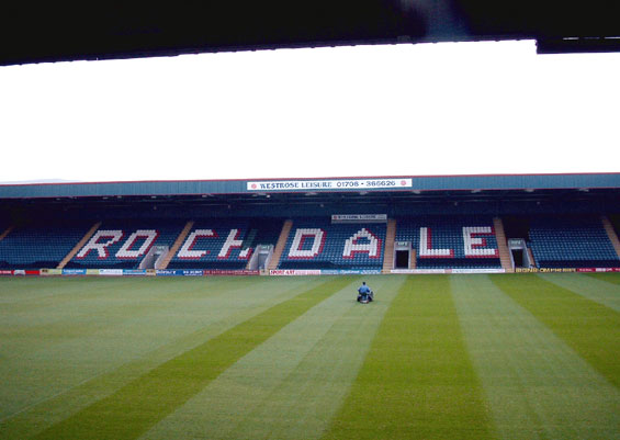 Mit diesem Stadion in Rochdale beendete der Groundhopper seine Tour durch die englischen Stadien. Bild: www.duesselhopper.de