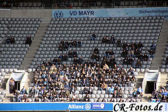 Teile der Ultràszene beim Heimspiel gegen den KSC.<br />Bild: CR-Fotos.de / Claude Rapp”><figcaption>Teile der Ultràszene beim Heimspiel gegen den KSC.<br />Bild: CR-Fotos.de / Claude Rapp</figcaption></figure>
                </div>
                
                <!-- YouTube (Meta-Feld) -->
                
            </div>
        </article>

                <script>
        (function() {
            var root = document.querySelector('.ff-single-news-gallery');
            if (!root) return;
            var slides = root.querySelectorAll('.ff-single-news-gallery-slide');
            var dots = root.querySelectorAll('.ff-single-news-gallery-dot');
            var prev = root.querySelector('.ff-single-news-gallery-prev');
            var next = root.querySelector('.ff-single-news-gallery-next');
            var n = slides.length;
            if (n < 2) return;
            var i = 0;
            function closeAllImgInfo() {
                root.querySelectorAll('.ff-fv-img-info-host.is-info-open').forEach(function(host) {
                    host.classList.remove('is-info-open');
                    var b = host.querySelector('.ff-fv-img-info-btn');
                    var p = host.querySelector('.ff-fv-img-info-panel');
                    if (b) b.setAttribute('aria-expanded', 'false');
                    if (p) p.setAttribute('aria-hidden', 'true');
                });
            }
            function show(idx) {
                closeAllImgInfo();
                i = ((idx % n) + n) % n;
                for (var s = 0; s < n; s++) {
                    if (s === i) slides[s].removeAttribute('hidden'); else slides[s].setAttribute('hidden', '');
                }
                for (var s = 0; s < dots.length; s++) {
                    dots[s].classList.toggle('is-active', s === i);
                    dots[s].setAttribute('aria-selected', s === i ? 'true' : 'false');
                }
            }
            if (prev) prev.addEventListener('click', function() { show(i - 1); });
            if (next) next.addEventListener('click', function() { show(i + 1); });
            for (var d = 0; d < dots.length; d++) {
                (function(di) { dots[di].addEventListener('click', function() { show(di); }); })(d);
            }
        })();
        </script>
        
        <!-- Kommentare -->
                <section class=