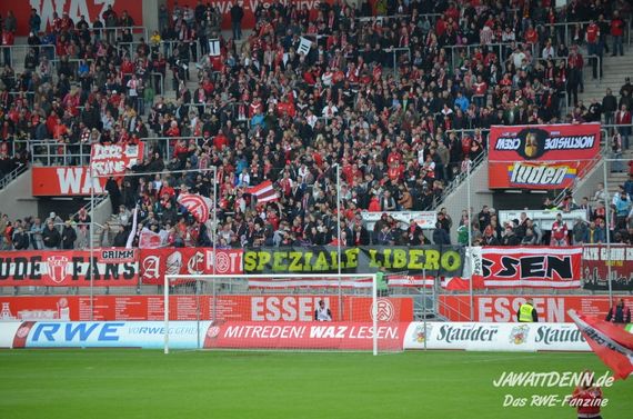 In zahlreichen Fankurven wurde sich für die Freilassung von Speziale eingesetzt. <br />Bild: www.jawattdenn.de“><figcaption>In zahlreichen Fankurven wurde sich für die Freilassung von Speziale eingesetzt. <br />Bild: www.jawattdenn.de</figcaption></figure>
            </div>

                    </article>

                <section class=