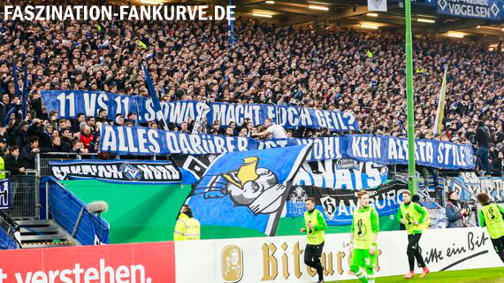 Spruchband von Hamburger Hooligans.<br />Bild: Faszination Fankurve”><figcaption>Spruchband von Hamburger Hooligans.<br />Bild: Faszination Fankurve</figcaption></figure>
<figure><img decoding=
