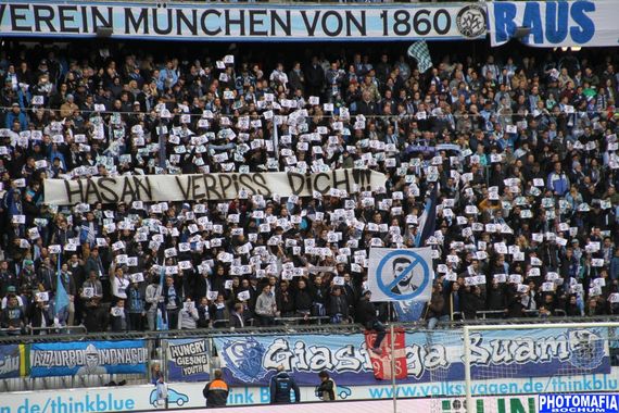 Auch bei den Fans sorgt Ismaik regelmäßig für Kritik.<br />Bild: Photomafia-Bochum.de”><figcaption>Auch bei den Fans sorgt Ismaik regelmäßig für Kritik.<br />Bild: Photomafia-Bochum.de</figcaption></figure>
                </div>
                
                <!-- YouTube (Meta-Feld) -->
                
            </div>
        </article>

                <script>
        (function() {
            var root = document.querySelector('.ff-single-news-gallery');
            if (!root) return;
            var slides = root.querySelectorAll('.ff-single-news-gallery-slide');
            var dots = root.querySelectorAll('.ff-single-news-gallery-dot');
            var prev = root.querySelector('.ff-single-news-gallery-prev');
            var next = root.querySelector('.ff-single-news-gallery-next');
            var n = slides.length;
            if (n < 2) return;
            var i = 0;
            function closeAllImgInfo() {
                root.querySelectorAll('.ff-fv-img-info-host.is-info-open').forEach(function(host) {
                    host.classList.remove('is-info-open');
                    var b = host.querySelector('.ff-fv-img-info-btn');
                    var p = host.querySelector('.ff-fv-img-info-panel');
                    if (b) b.setAttribute('aria-expanded', 'false');
                    if (p) p.setAttribute('aria-hidden', 'true');
                });
            }
            function show(idx) {
                closeAllImgInfo();
                i = ((idx % n) + n) % n;
                for (var s = 0; s < n; s++) {
                    if (s === i) slides[s].removeAttribute('hidden'); else slides[s].setAttribute('hidden', '');
                }
                for (var s = 0; s < dots.length; s++) {
                    dots[s].classList.toggle('is-active', s === i);
                    dots[s].setAttribute('aria-selected', s === i ? 'true' : 'false');
                }
            }
            if (prev) prev.addEventListener('click', function() { show(i - 1); });
            if (next) next.addEventListener('click', function() { show(i + 1); });
            for (var d = 0; d < dots.length; d++) {
                (function(di) { dots[di].addEventListener('click', function() { show(di); }); })(d);
            }
        })();
        </script>
        
        <!-- Kommentare -->
                <section class=