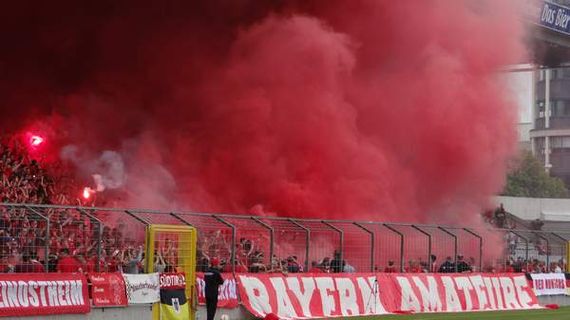 Der FC Bayern München hat am Sonntag wieder Heimrecht.<br />Bild: www.knockemdown.com”><figcaption>Der FC Bayern München hat am Sonntag wieder Heimrecht.<br />Bild: www.knockemdown.com</figcaption></figure>
                </div>
                
                <!-- YouTube (Meta-Feld) -->
                
            </div>
        </article>

                <script>
        (function() {
            var root = document.querySelector('.ff-single-news-gallery');
            if (!root) return;
            var slides = root.querySelectorAll('.ff-single-news-gallery-slide');
            var dots = root.querySelectorAll('.ff-single-news-gallery-dot');
            var prev = root.querySelector('.ff-single-news-gallery-prev');
            var next = root.querySelector('.ff-single-news-gallery-next');
            var n = slides.length;
            if (n < 2) return;
            var i = 0;
            function closeAllImgInfo() {
                root.querySelectorAll('.ff-fv-img-info-host.is-info-open').forEach(function(host) {
                    host.classList.remove('is-info-open');
                    var b = host.querySelector('.ff-fv-img-info-btn');
                    var p = host.querySelector('.ff-fv-img-info-panel');
                    if (b) b.setAttribute('aria-expanded', 'false');
                    if (p) p.setAttribute('aria-hidden', 'true');
                });
            }
            function show(idx) {
                closeAllImgInfo();
                i = ((idx % n) + n) % n;
                for (var s = 0; s < n; s++) {
                    if (s === i) slides[s].removeAttribute('hidden'); else slides[s].setAttribute('hidden', '');
                }
                for (var s = 0; s < dots.length; s++) {
                    dots[s].classList.toggle('is-active', s === i);
                    dots[s].setAttribute('aria-selected', s === i ? 'true' : 'false');
                }
            }
            if (prev) prev.addEventListener('click', function() { show(i - 1); });
            if (next) next.addEventListener('click', function() { show(i + 1); });
            for (var d = 0; d < dots.length; d++) {
                (function(di) { dots[di].addEventListener('click', function() { show(di); }); })(d);
            }
        })();
        </script>
        
        <!-- Kommentare -->
                <section class=