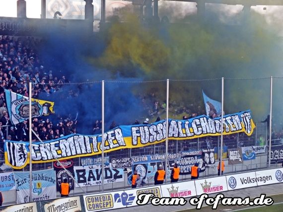 Die Pyroaktion der CFC-Fans.<br />Bild: CFCFans.info”><figcaption>Die Pyroaktion der CFC-Fans.<br />Bild: CFCFans.info</figcaption></figure>
<figure><img decoding=