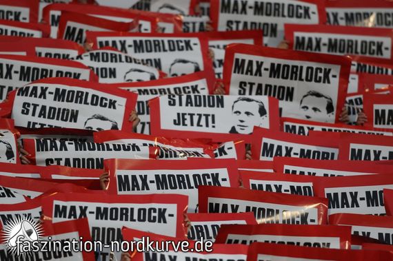 Aus der Fanszene wird seit Jahren für das Max-Morlock-Stadion mobil gemacht.<br />Bild: Faszination-Nordkurve.de”><figcaption>Aus der Fanszene wird seit Jahren für das Max-Morlock-Stadion mobil gemacht.<br />Bild: Faszination-Nordkurve.de</figcaption></figure>
                </div>
                
                <!-- YouTube (Meta-Feld) -->
                
            </div>
        </article>

                <script>
        (function() {
            var root = document.querySelector('.ff-single-news-gallery');
            if (!root) return;
            var slides = root.querySelectorAll('.ff-single-news-gallery-slide');
            var dots = root.querySelectorAll('.ff-single-news-gallery-dot');
            var prev = root.querySelector('.ff-single-news-gallery-prev');
            var next = root.querySelector('.ff-single-news-gallery-next');
            var n = slides.length;
            if (n < 2) return;
            var i = 0;
            function closeAllImgInfo() {
                root.querySelectorAll('.ff-fv-img-info-host.is-info-open').forEach(function(host) {
                    host.classList.remove('is-info-open');
                    var b = host.querySelector('.ff-fv-img-info-btn');
                    var p = host.querySelector('.ff-fv-img-info-panel');
                    if (b) b.setAttribute('aria-expanded', 'false');
                    if (p) p.setAttribute('aria-hidden', 'true');
                });
            }
            function show(idx) {
                closeAllImgInfo();
                i = ((idx % n) + n) % n;
                for (var s = 0; s < n; s++) {
                    if (s === i) slides[s].removeAttribute('hidden'); else slides[s].setAttribute('hidden', '');
                }
                for (var s = 0; s < dots.length; s++) {
                    dots[s].classList.toggle('is-active', s === i);
                    dots[s].setAttribute('aria-selected', s === i ? 'true' : 'false');
                }
            }
            if (prev) prev.addEventListener('click', function() { show(i - 1); });
            if (next) next.addEventListener('click', function() { show(i + 1); });
            for (var d = 0; d < dots.length; d++) {
                (function(di) { dots[di].addEventListener('click', function() { show(di); }); })(d);
            }
        })();
        </script>
        
        <!-- Kommentare -->
                <section class=