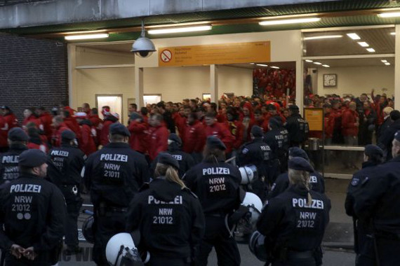 Die Rolle der Polizei während eines Strafverfahrens wird bei der Veranstaltung u.a. thematisiert. <br />Bild: union-foto-hupe.de”><figcaption>Die Rolle der Polizei während eines Strafverfahrens wird bei der Veranstaltung u.a. thematisiert. <br />Bild: union-foto-hupe.de</figcaption></figure>
                </div>
                
                <!-- YouTube (Meta-Feld) -->
                
            </div>
        </article>

                <script>
        (function() {
            var root = document.querySelector('.ff-single-news-gallery');
            if (!root) return;
            var slides = root.querySelectorAll('.ff-single-news-gallery-slide');
            var dots = root.querySelectorAll('.ff-single-news-gallery-dot');
            var prev = root.querySelector('.ff-single-news-gallery-prev');
            var next = root.querySelector('.ff-single-news-gallery-next');
            var n = slides.length;
            if (n < 2) return;
            var i = 0;
            function closeAllImgInfo() {
                root.querySelectorAll('.ff-fv-img-info-host.is-info-open').forEach(function(host) {
                    host.classList.remove('is-info-open');
                    var b = host.querySelector('.ff-fv-img-info-btn');
                    var p = host.querySelector('.ff-fv-img-info-panel');
                    if (b) b.setAttribute('aria-expanded', 'false');
                    if (p) p.setAttribute('aria-hidden', 'true');
                });
            }
            function show(idx) {
                closeAllImgInfo();
                i = ((idx % n) + n) % n;
                for (var s = 0; s < n; s++) {
                    if (s === i) slides[s].removeAttribute('hidden'); else slides[s].setAttribute('hidden', '');
                }
                for (var s = 0; s < dots.length; s++) {
                    dots[s].classList.toggle('is-active', s === i);
                    dots[s].setAttribute('aria-selected', s === i ? 'true' : 'false');
                }
            }
            if (prev) prev.addEventListener('click', function() { show(i - 1); });
            if (next) next.addEventListener('click', function() { show(i + 1); });
            for (var d = 0; d < dots.length; d++) {
                (function(di) { dots[di].addEventListener('click', function() { show(di); }); })(d);
            }
        })();
        </script>
        
        <!-- Kommentare -->
                <section class=