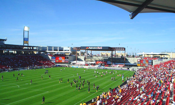 Das Stadion des FC Dallas<br />Bild: Komakolonne Bocholt“><figcaption>Das Stadion des FC Dallas<br />Bild: Komakolonne Bocholt</figcaption></figure>
            </div>

                    </article>

                <section class=