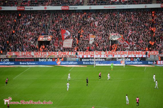 Das Spruchband der Wilden Horde am Samstag beim Heimspiel gegen Hertha BSC.<br />Bild: roteboecke.de”><figcaption>Das Spruchband der Wilden Horde am Samstag beim Heimspiel gegen Hertha BSC.<br />Bild: roteboecke.de</figcaption></figure>
<figure><img decoding=