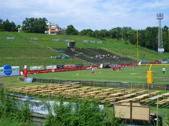 Auch das Stadion Hohe Warte soll bei dem Treffen besucht werden. Bild: Julia&Stoffi