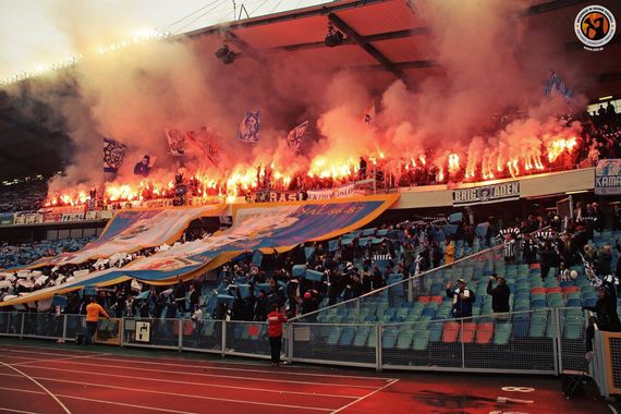 Pyroshow der IFK Göteborg Fans.<br />    <button type=