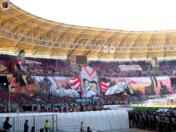 Die vorherige Choreografie.<br />Bild: Unterwegs in Sachen Fussball – www.uisf.de“><figcaption>Die vorherige Choreografie.<br />Bild: Unterwegs in Sachen Fussball – www.uisf.de</figcaption></figure>
            </div>

                    </article>

                <section class=