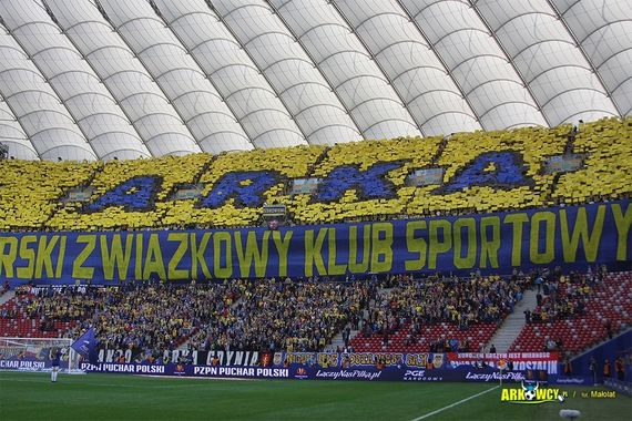 Choreografie der Arka-Fans.<br />Bild: arkowcy.pl“><figcaption>Choreografie der Arka-Fans.<br />Bild: arkowcy.pl</figcaption></figure>
<figure><img decoding=