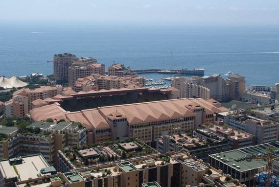 Ins Stade Louis II im Fürstentum Monaco kamen im Durchschnitt die wenigsten Zuschauer.<br />Bild: ﻿Stephan Hoogerwaard“><figcaption>Ins Stade Louis II im Fürstentum Monaco kamen im Durchschnitt die wenigsten Zuschauer.<br />Bild: ﻿Stephan Hoogerwaard</figcaption></figure>
            </div>

                    </article>

                <section class=