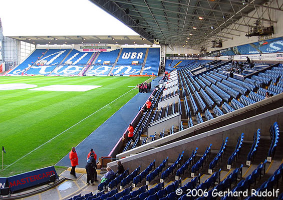 West Bromwich Albion steht für ein Stehplatz-Pilotprojekt bereit.<br />Bild: Gerhard Rudolf“><figcaption>West Bromwich Albion steht für ein Stehplatz-Pilotprojekt bereit.<br />Bild: Gerhard Rudolf</figcaption></figure>
            </div>

                    </article>

                <section class=