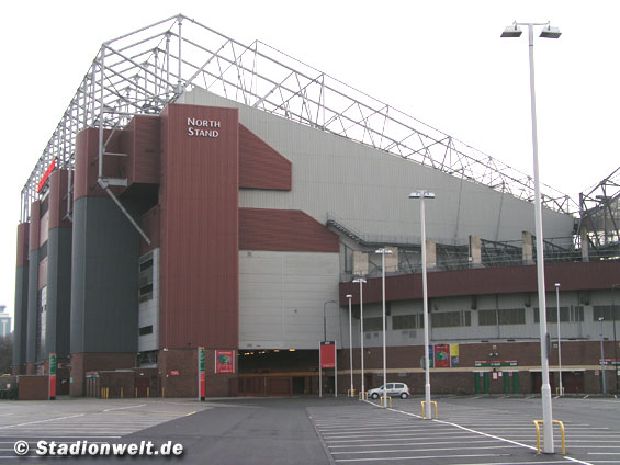 Manchester United steht der Wiedereinführung von Stehplätzen positiv gegenüber.<br />Bild: Stadionwelt“><figcaption>Manchester United steht der Wiedereinführung von Stehplätzen positiv gegenüber.<br />Bild: Stadionwelt</figcaption></figure>
            </div>

                    </article>

                <section class=